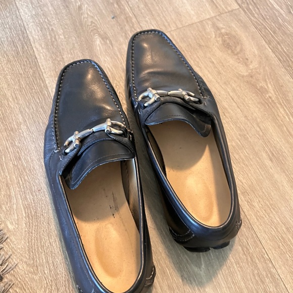 Authentic Salvatore Ferragamo loafers. Nice , classy, & in good condition - Picture 4 of 7